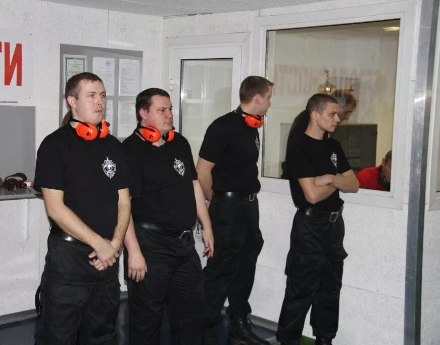 сотрудник охраны чоп. частная охрана. чоп вольф. сотрудник чоп. гбр легис.