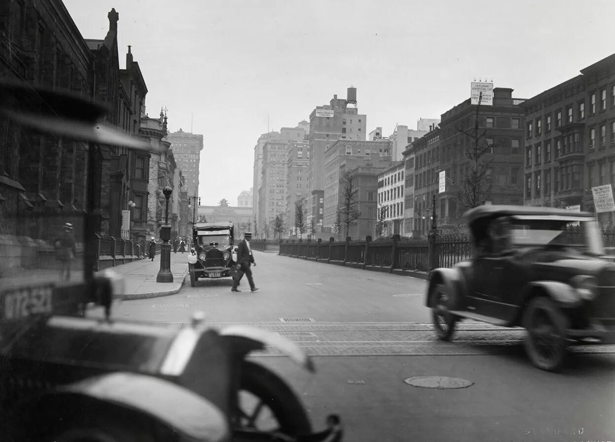 20 век фотографии улиц. Нью Йорк 1921. Нью Йорк в 20 веке. Улицы Нью Йорка 20 век. Нью Йорк 1940.