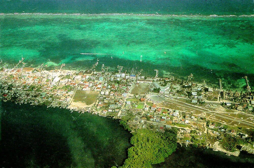 Столицей какого государства является город бельмопан. Амбергрис-Кей, Белиз. Белиз Бельмопан. Ambergris Caye Карибское море. Бельмопан столица.