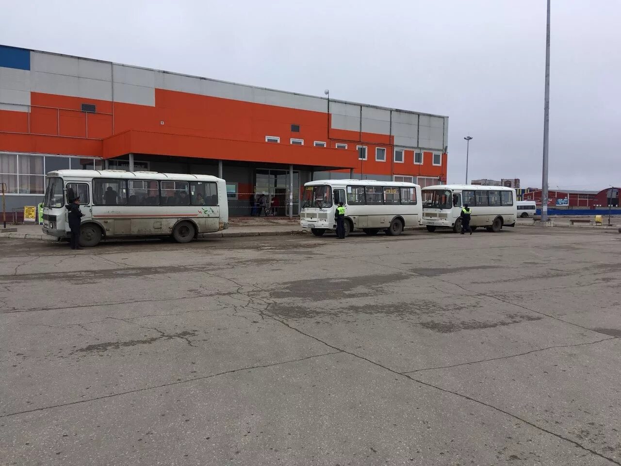 Аэропорт имени истомина сыктывкар. Автобус маз. Автобус до аэропорта сыктывкар. Новые автобусы в сыктывкаре 2020. Автобус до аэропорта сыктывкар.