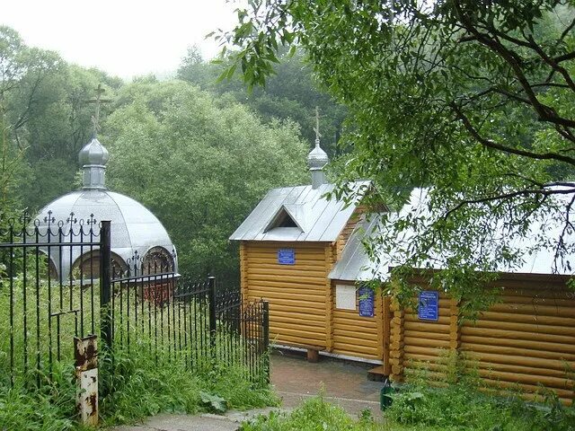 Святой источник алексин. Святой источник алексин. Святой источник в колюпаново алексин. Родник святого пантелеймона алексин. Святой источник алексин.