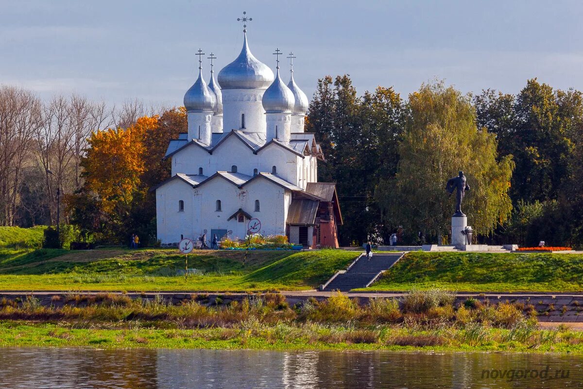 Новгородская область в реальном времени. Великий Новгород. Новгород Великий Новгород. Великий Новгород достопримечательности. Церковь Бориса и Глеба в Новгороде.