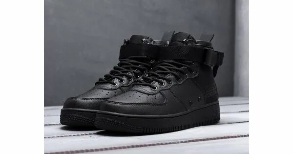 Найк аир форс 1 мид мужские. Nike air force 1 замшевые черные. Nike air force 1 mid black оригинал. Миды черные. Air force 1 mid black.