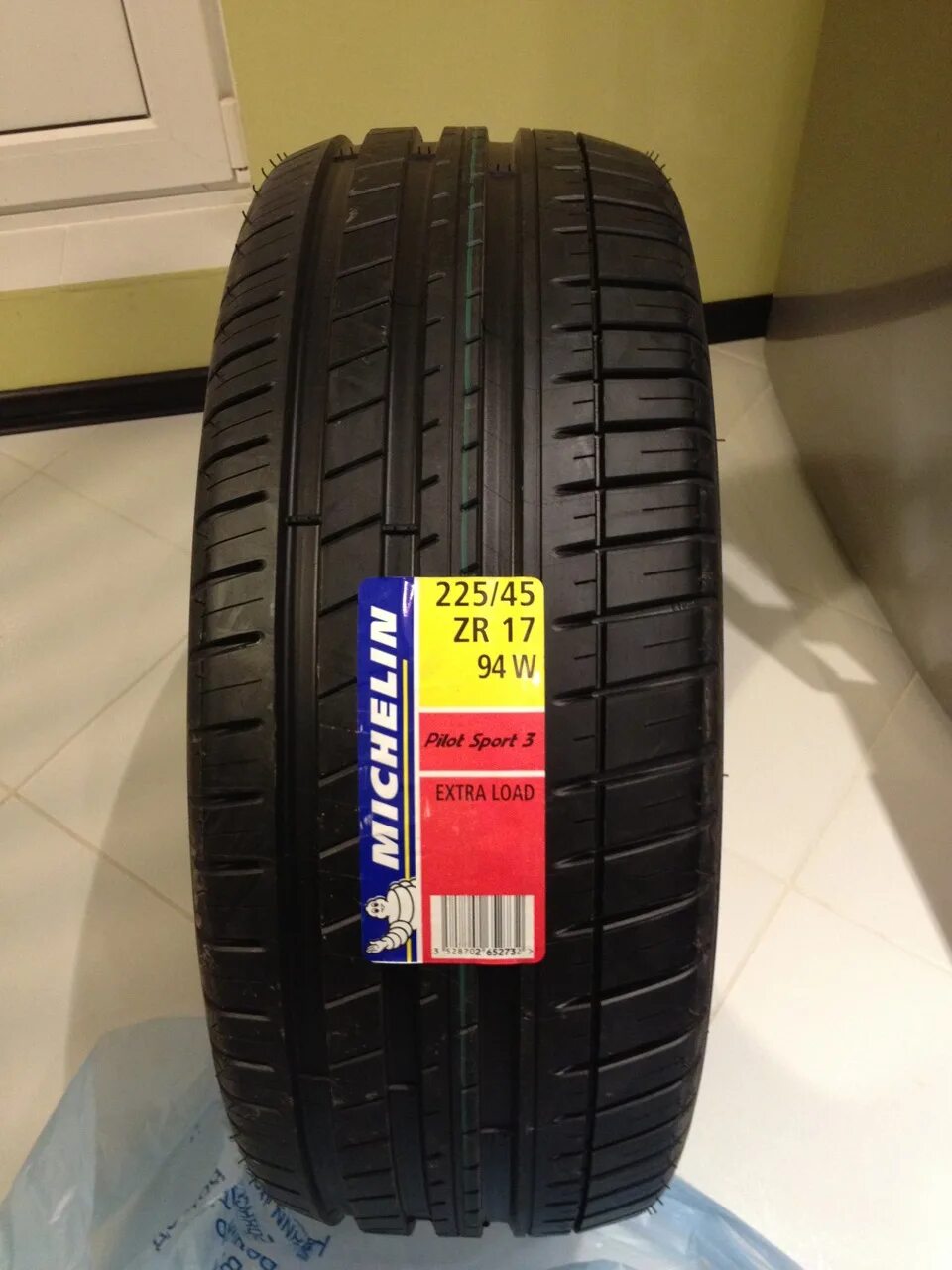 Michelin pilot sport 255 35. Мишлен пилот спорт 3 225/45/18. Michelin Pilot Sport 3 ZP. Michelin 255/40zr18 99(y) XL Pilot Sport 3 mo1 TL. Michelin Pilot Sport 4 225/45 r18.