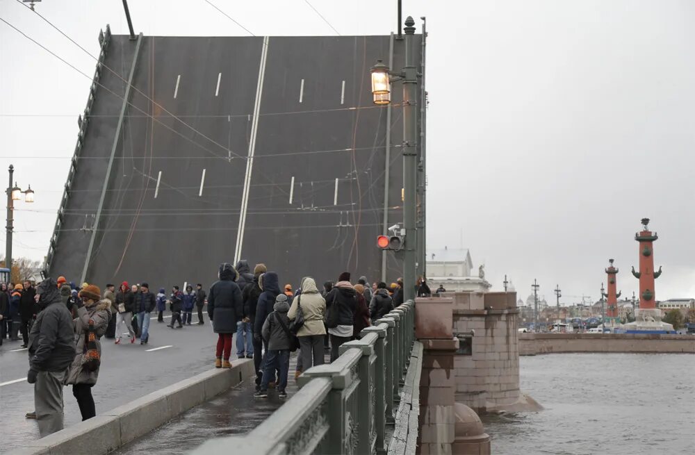 Какой мост откроется. Разводной мост дворцовский в санкт-петербурге. реконструкция дворцового моста в санкт-петербурге. дворцовый мост реконструкция. подъемный мост в санкт-петербурге.