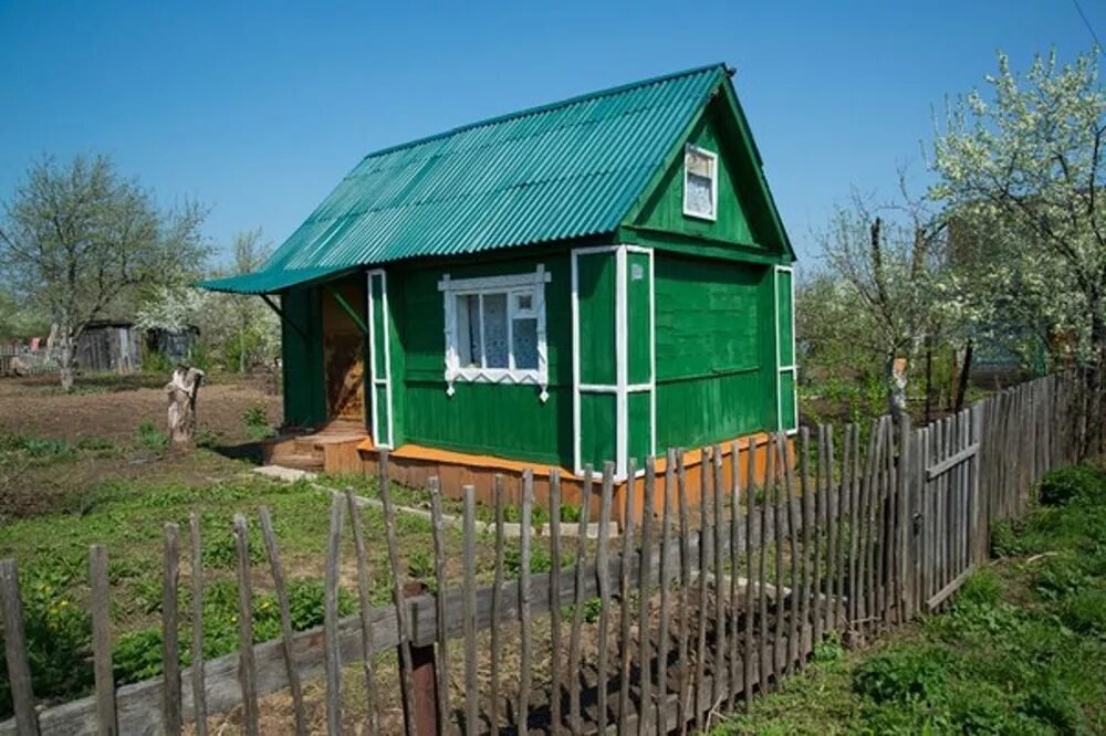 Старый дачный домик. Советский дачный домик. Дачный домик в садоводстве. Советская дача.