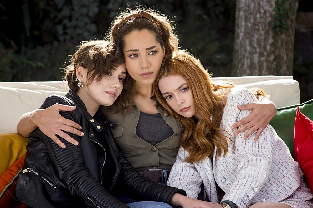 прошлое любимое 6. севда эргинджи любимое прошлое. прошлое любимое 6. три сестры турецкий сериал 2022. прошлое любимое 6.