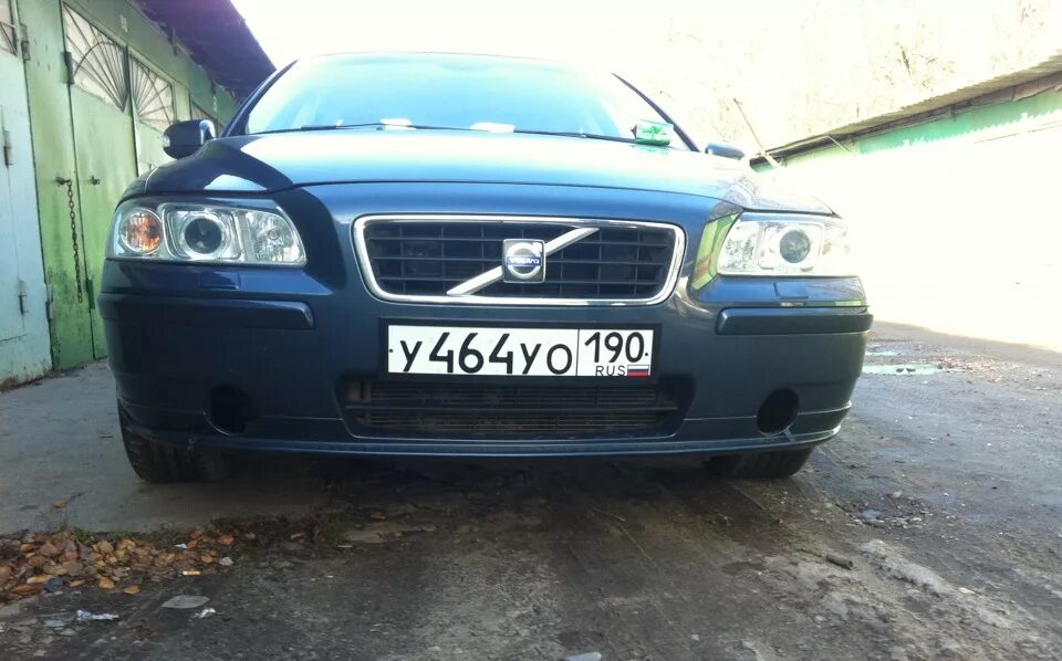 Volvo ксенон. Volvo s60r ПТФ ксенон. ПТФ Volvo s60 2007. Вольво с 60 ксенон. Противотуманки Вольво s60.