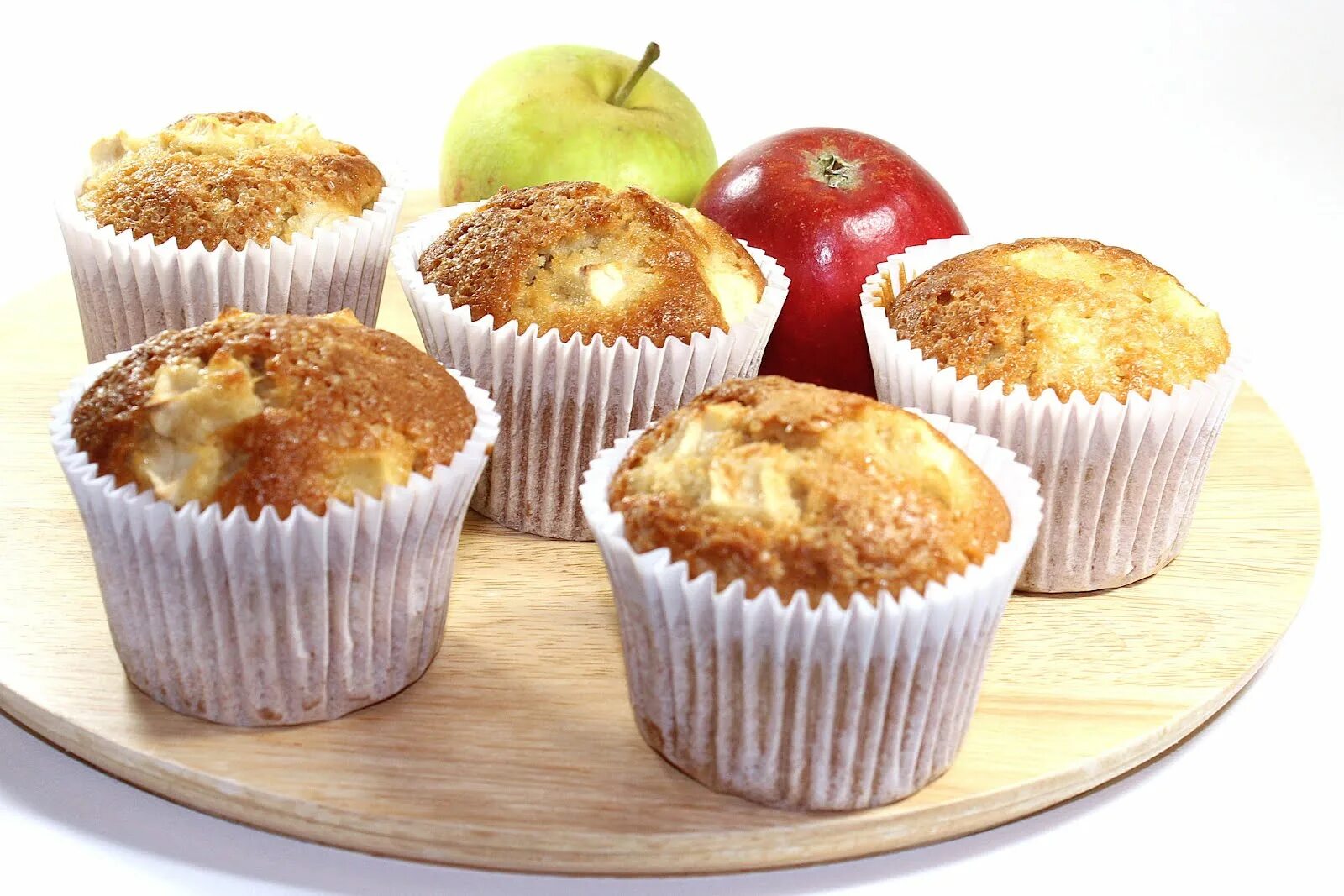Bake muffins. Яблочные маффины. Кексы с пудрой. Печенье маффины. Кекс посыпка сахарной пудрой.