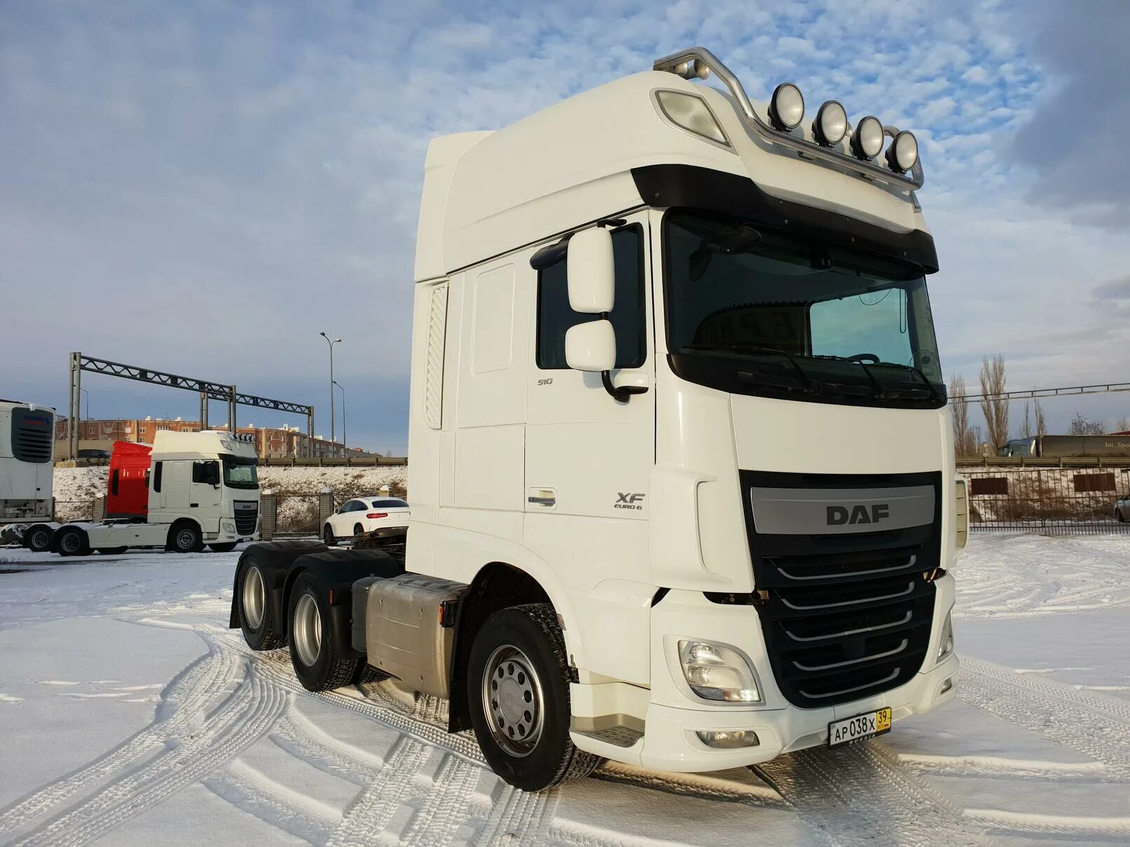 Тягачи даф б у россия. DAF XF 106. DAF XF 510. DAF 105 XF 6×2. DAF XF 106 Россия.