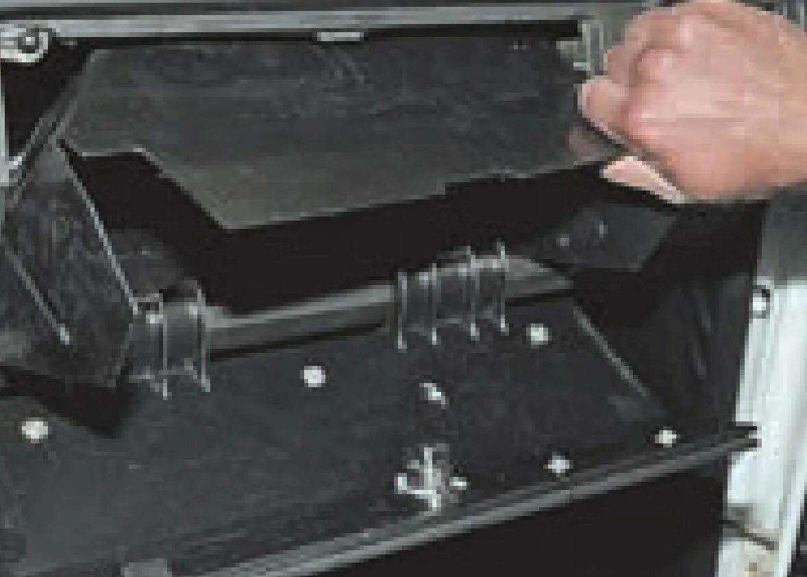 корпус бардачка ваз 2107. снятие боковой панели корпуса пк. 6. как снять крышку корпуса системного блока. как снять корпус.