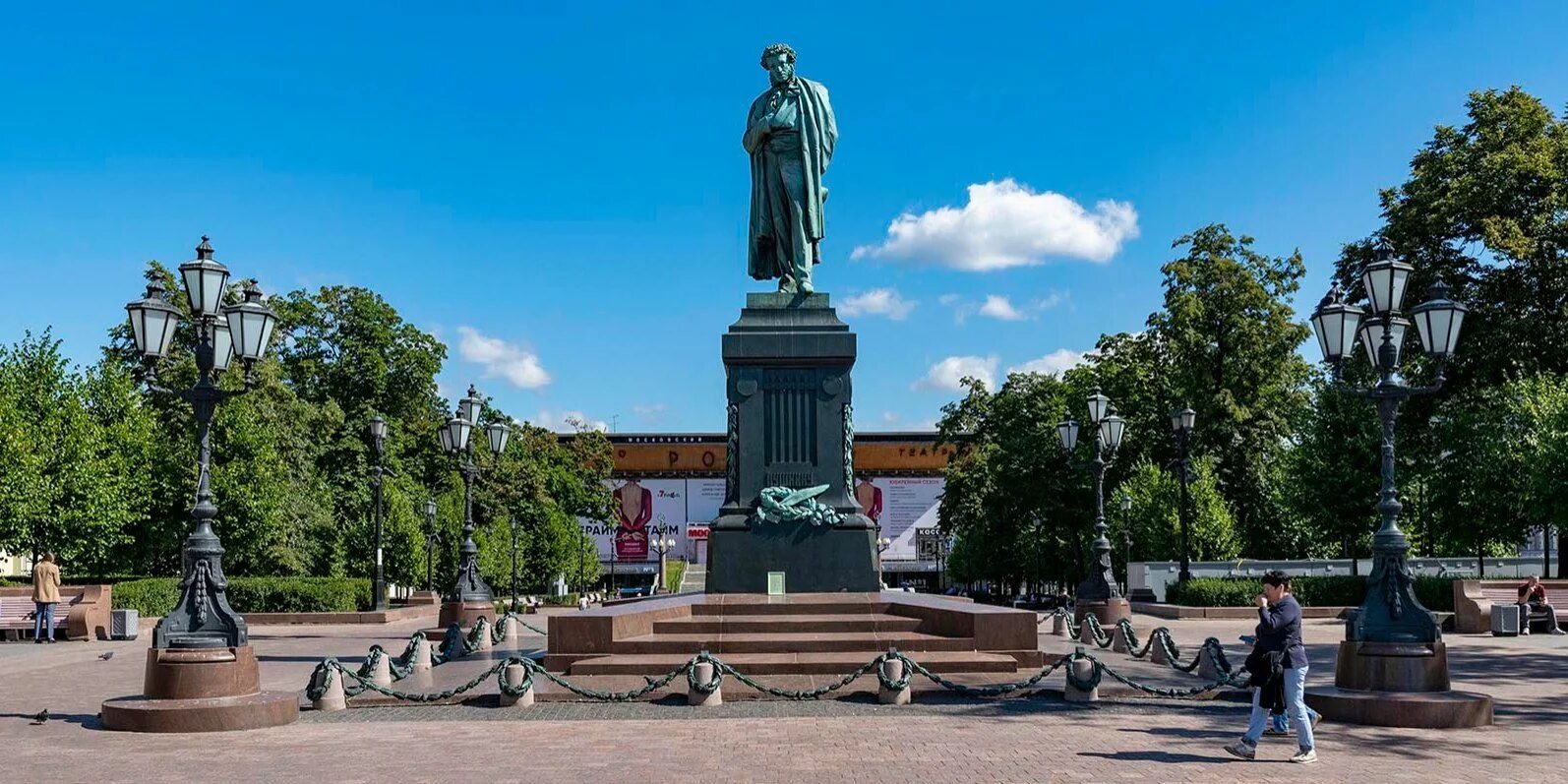 Памятник а. с. Пушкину (Москва, Пушкинская площадь). Памятник Пушкину в Москве на Тверском бульваре. Памятник Пушкину на Пушкинской площади. Памятник Пушкина в Москве 1880.