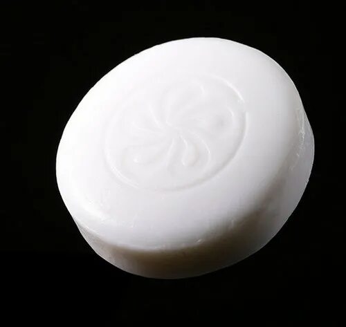 Мыло by maf купить. Мыло хотель 20гр. Мочалка натуральная с мылом. 41489 орифлэйм мыло. Круглое мыло ручной работы.