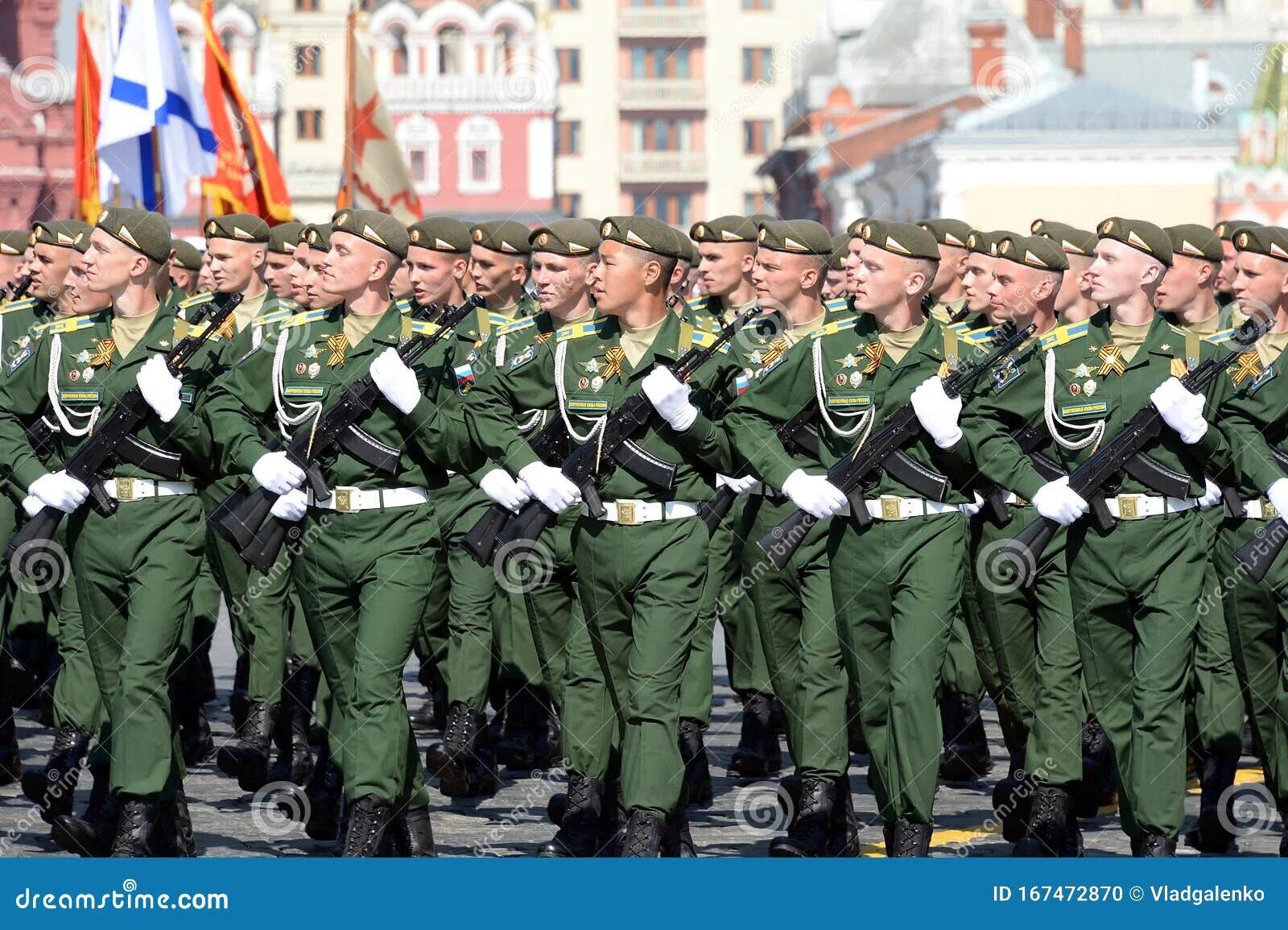 9 мая д 3. Вка Можайского на параде. Курсанты военно космической Академии на параде. Курсанты вка Можайского на параде. Военно-Космическая Академия имени а ф Можайского на параде.