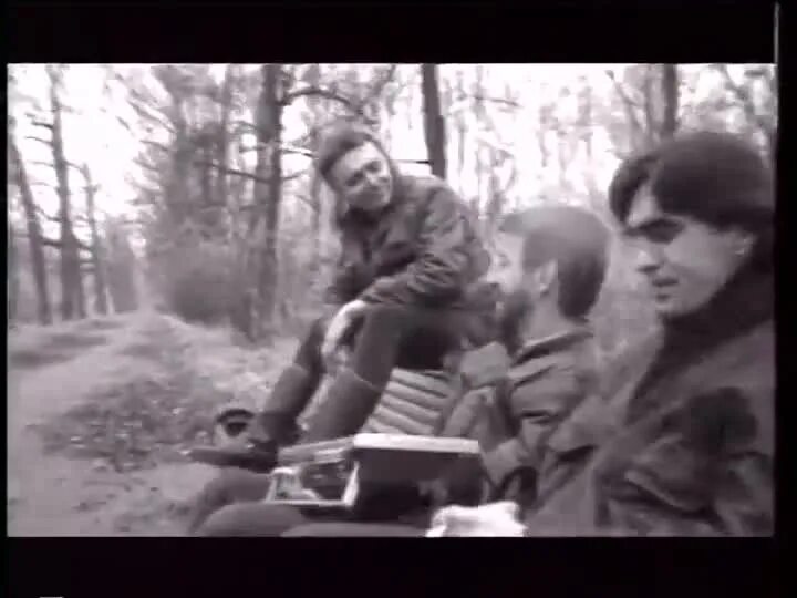 Ддт осень текст. Мертвые дожди шевчук. В последнюю осень ноты для фортепиано. Ддт в последнюю осень ноты. Шевчук бутусов кинчев осень клип.