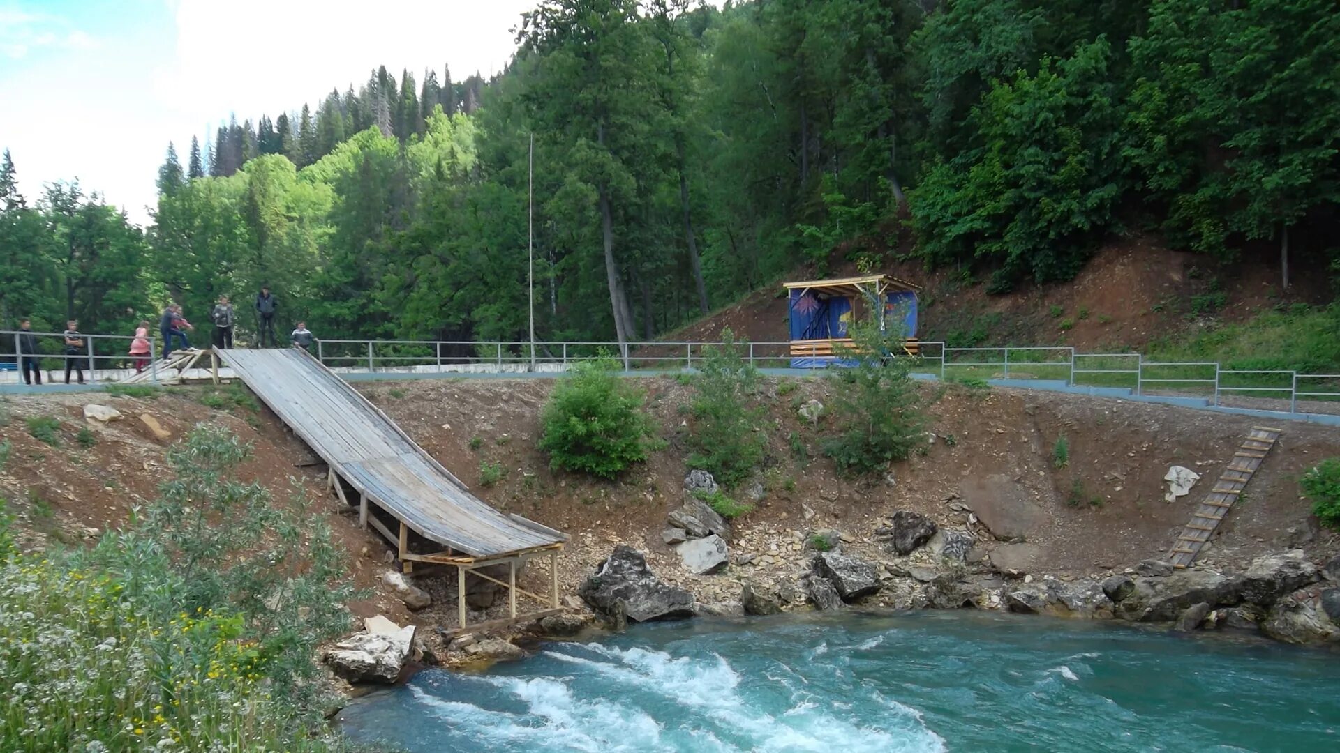 Красный ключ курорт. Парк красный ключ Нуримановский район. Источник красный ключ Башкирия. Красный ключ (Родник). Красный ключ Павловка Родник.