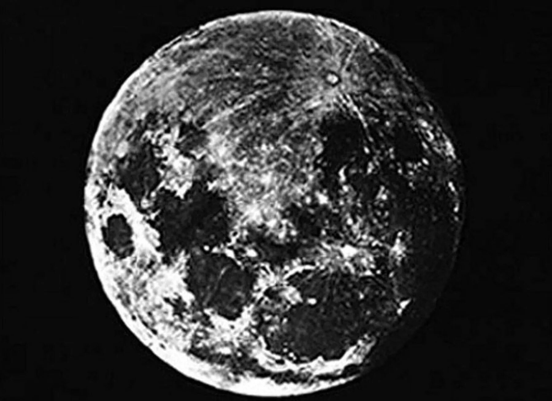 Первые снимки обратной стороны луны. Первый снимок Луны 1839. Луи Дагер первая фотография Луны. 2 Января 1839 года Луи Дагер произвел первую фотосъемку Луны. Луи Дагер первая фотосъемка Луны.