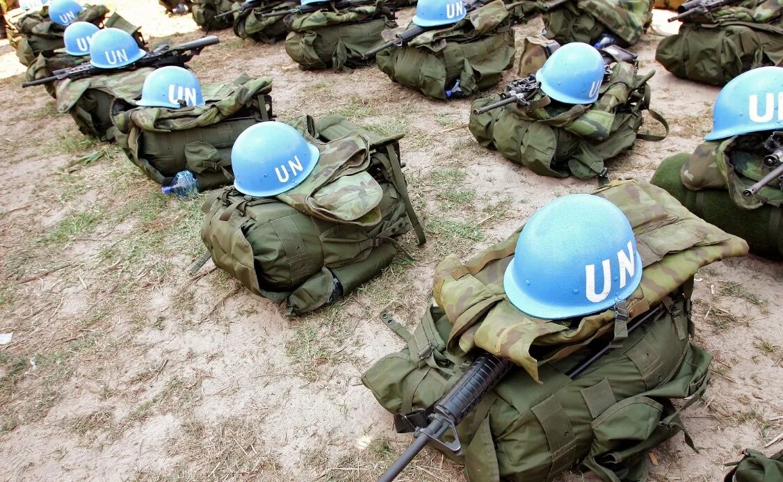 Участие в миротворческих операциях. Миротворческие силы ООН. Солдаты ООН. Каска Миротворца ООН. Миротворцы ООН.