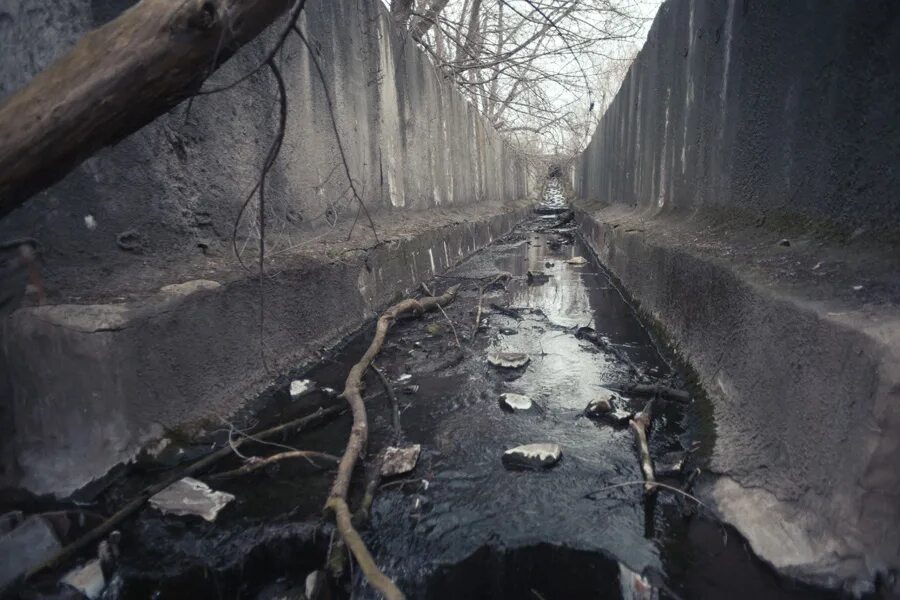 Вонючая речка. Вонючая река. Вонючая жижа. Вонючая речка. Река вонючая.