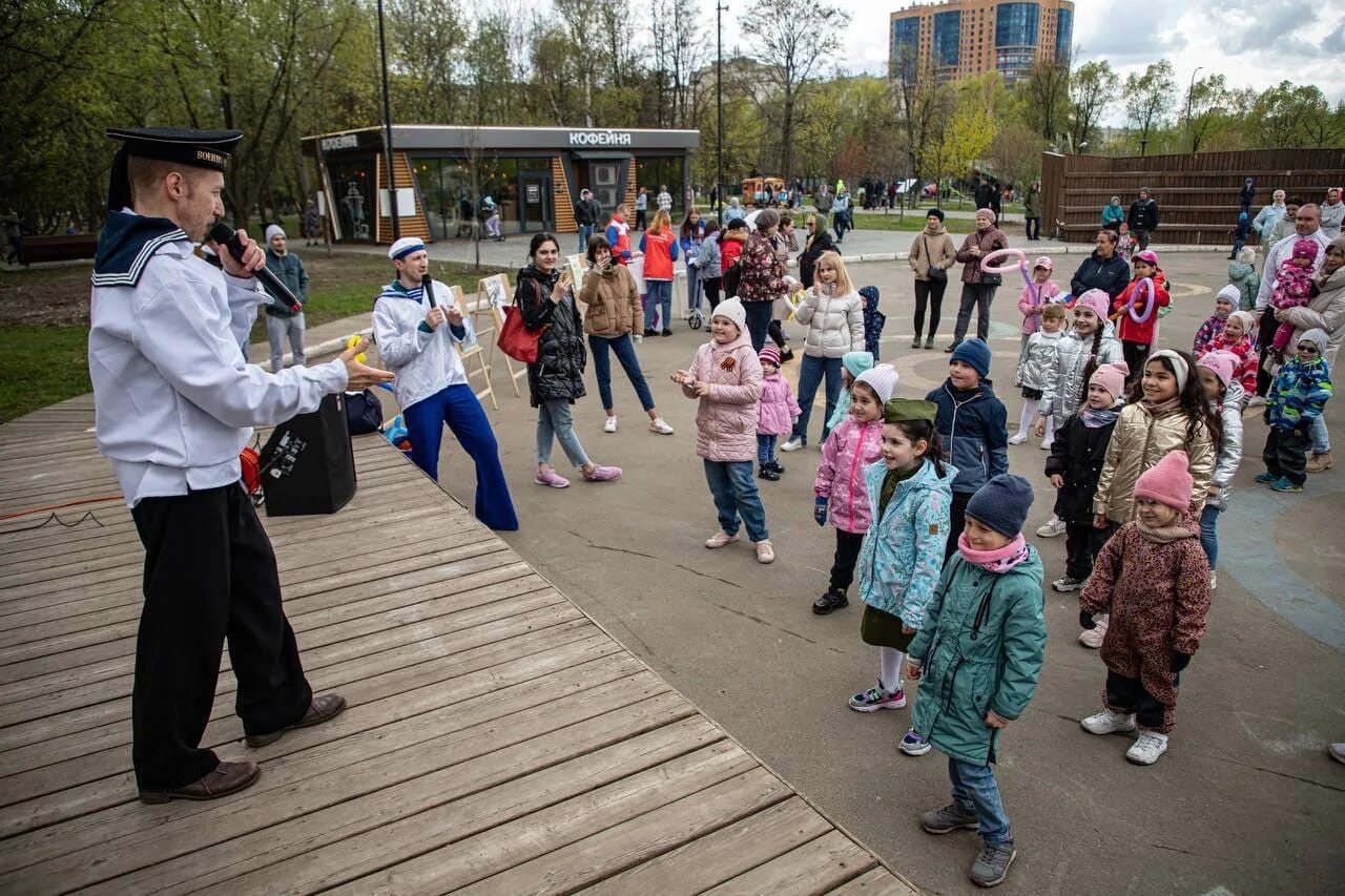 5 мая центр. Реутов городской парк. Центральный парк в Реутово. Общественный парк 9 мая. Парк в Реутово администрация.