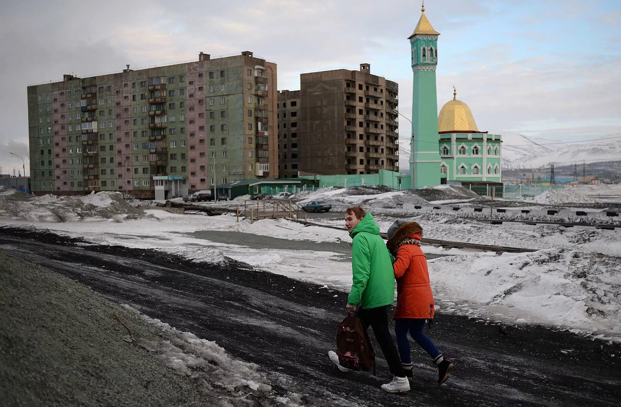 Какого жить в норильске. Нурд-Камаль Норильск. Мечеть Нурд Камал Норильск. Населенность Норильск. Норильск ужасный город.