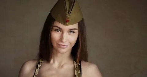 Пилотки девушек видео