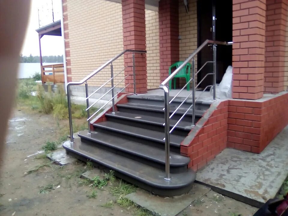 Требование ремонте крыльца. Реставрация крыльца. Крыльцо административного здания. Ремонт крыльца входной группы. Ремонт крыльца.