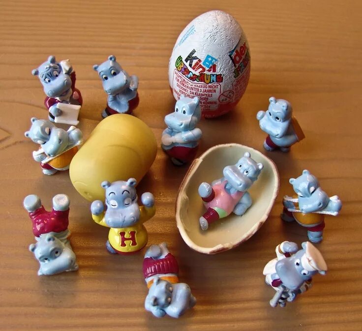 Киндер тойз. Игрушки Киндер сюрприз Ферреро. Коллекция киндеров яйца Киндер сюрприз. Киндер сюрприз яйца коллекции игрушек. Игрушки из киндера сурприз.
