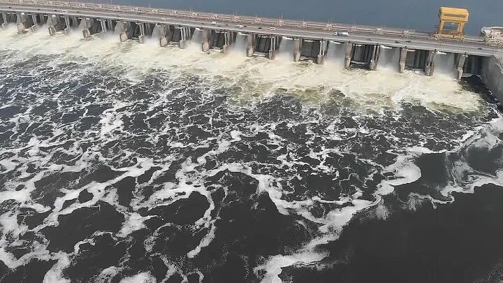 Астрахань дали воду. Водохранилище Волжской ГЭС. Жигулевская ГЭС 2021. Жигулевская ГЭС 2022. Каховская ГЭС водохранилище.