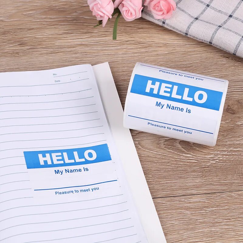 Табличка hello my name is. Имя hello. Имя hello. Стикеры hello my name is черные. Имя hello.