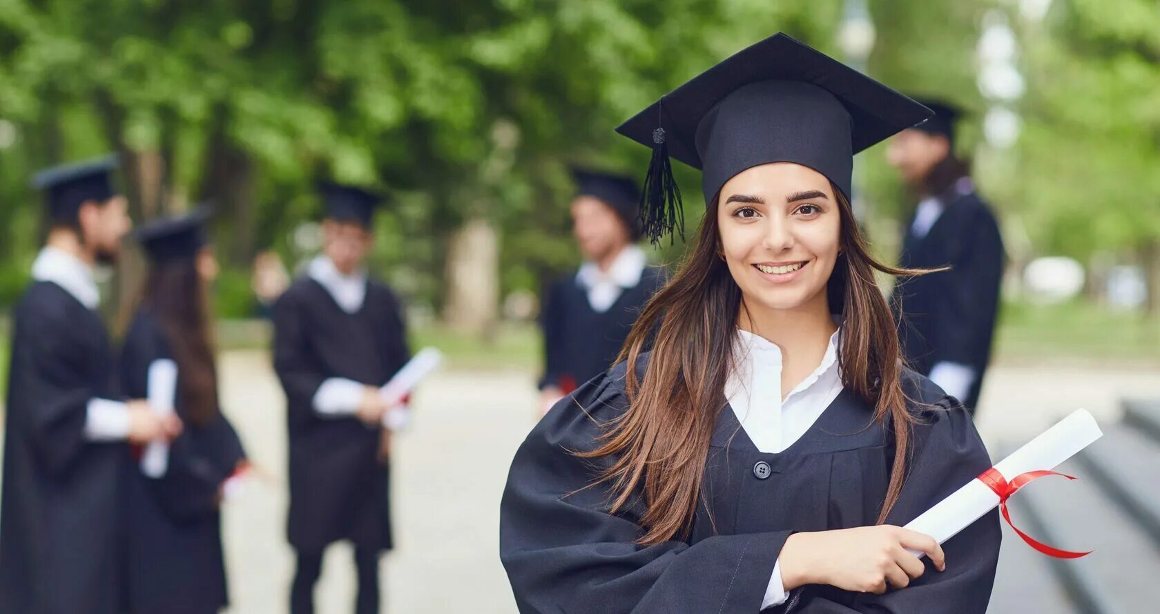 High school graduates. Выпускники университета. Шапочка выпускника. Выпускной студентов. Выпускник вуза.