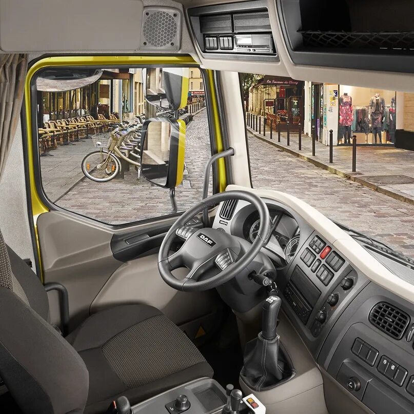 Интерьер даф. Даф 105 внутри. daf euro 5 салон. daf lf кабина. даф 105 евро 5 салон.