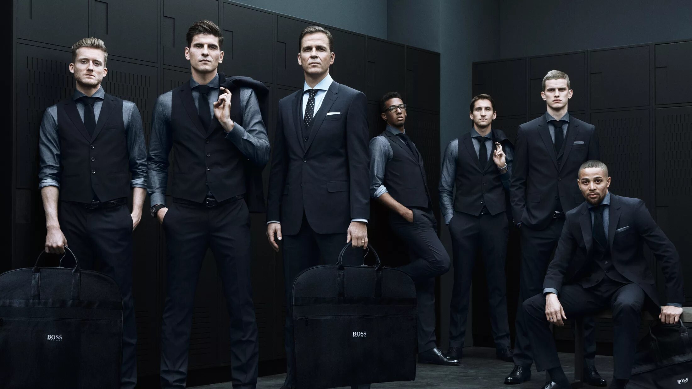 5 июля мужчины. Сборная Германии в костюмах Hugo Boss. Сборная Германии Хьюгл бос. Сборная Германии по футболу Hugo Boss. Hugo Boss 1950.