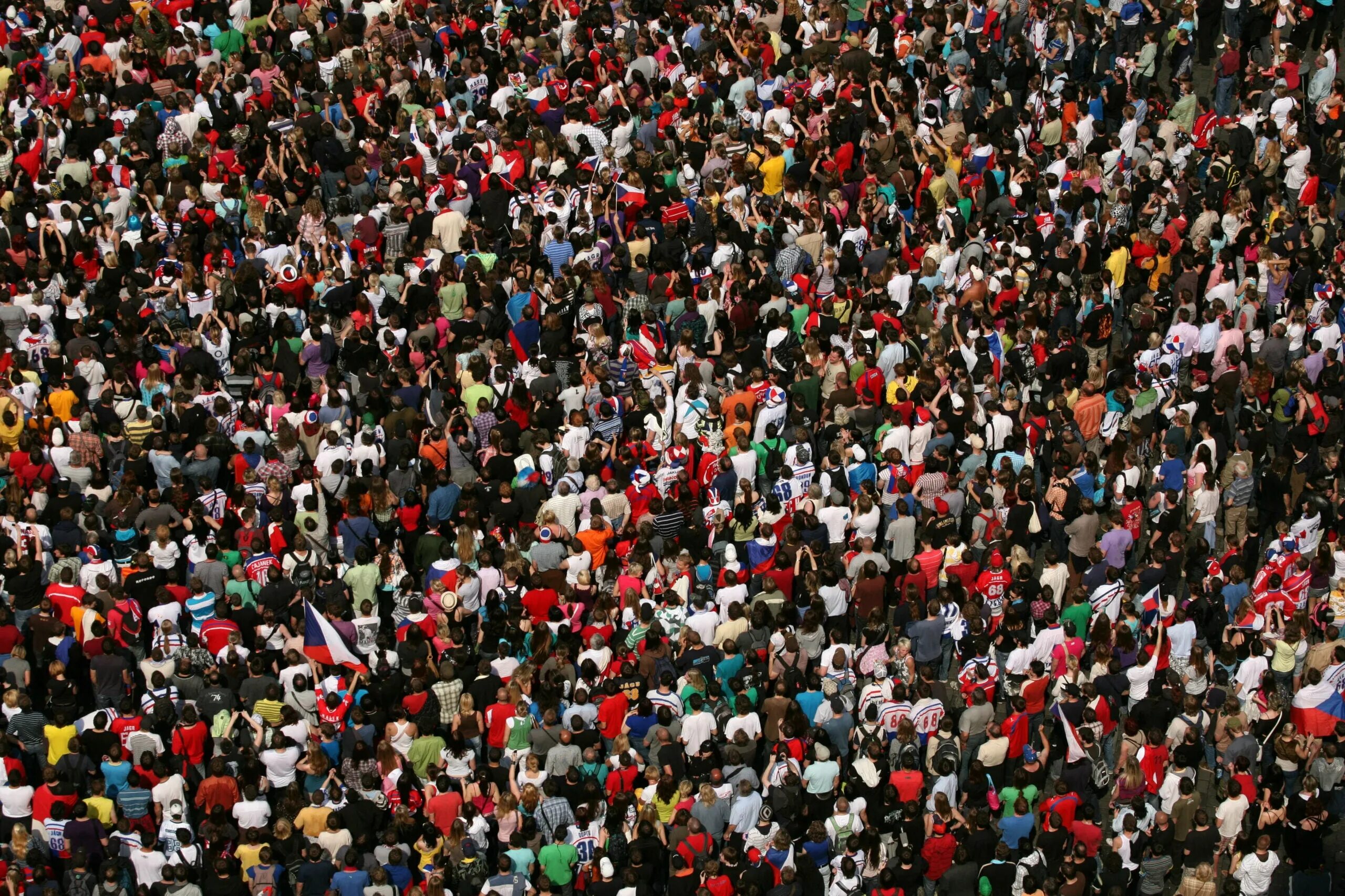 Near crowd. Человек толпы. Массовое скопление людей. Огромное скопление людей. Места большого скопления людей.