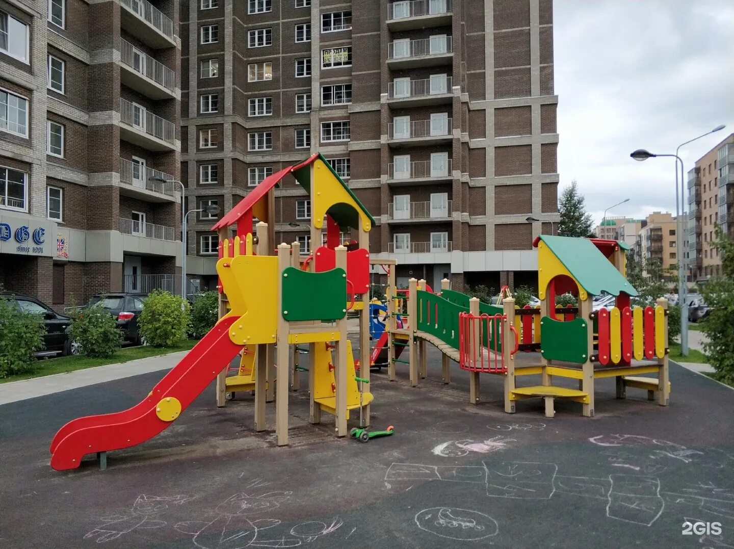 Детская площадка красноярск. Детские площадки в городе. Современные детские игровые площадки. Красивая детская площадка. Сказочный городок красноярск.
