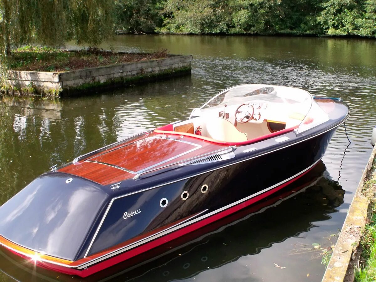Лодка riva aquarama. Большие катера. Риб brig eagle e480. Слайдер 180 катер. Деревянная моторная лодка.