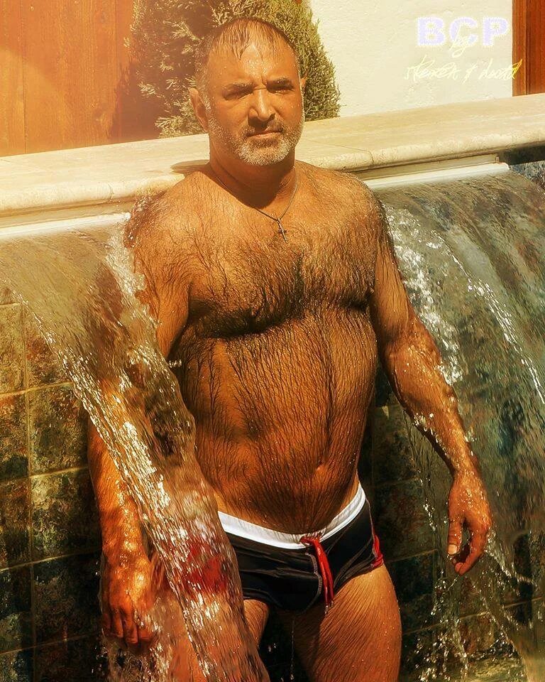 Chinese Daddy Bear. Возбуждённый Daddy Bear. Hairy Daddy Paul Adams masturbation realmenreallifi. Woof Bears Beach.