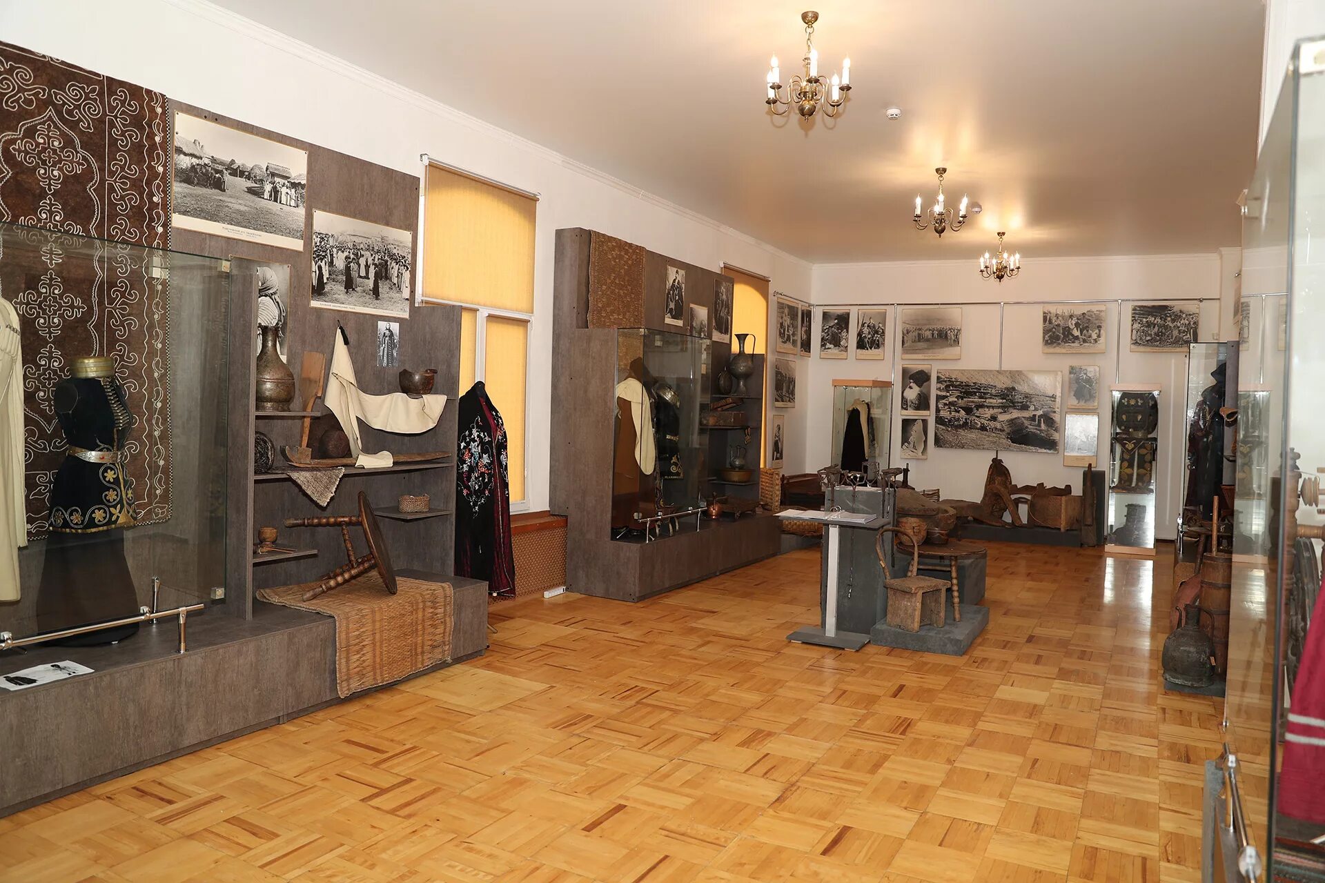 Карачаево-черкесский краеведческий музей. Краеведческий музей черкесск. Краеведческий музей кчр. Музей байчорова кчр. Музей кчр имени байчоровой.