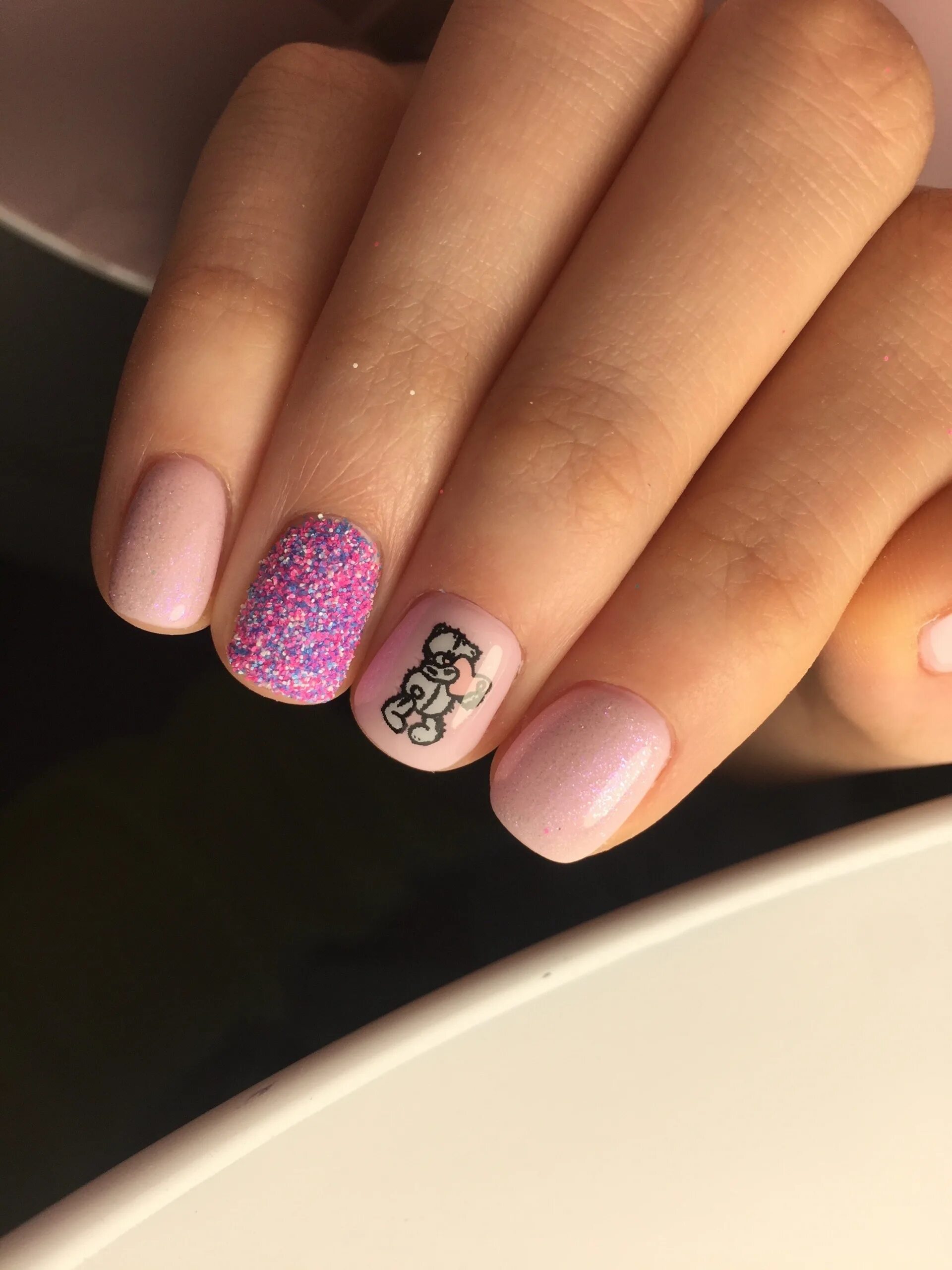 шеллак на короткие ногти. ногти короткие. гель лак красивые ногти на маленькие ногти. гель лак красивые ногти на маленькие ногти. маникюр на очень короткие ногти.