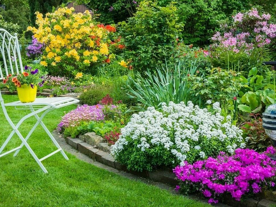 Грядки-клумбы мавританский дворик. Что можно посадить в саду. Пермакультура соседство овощей. Бархатцы бордюрные низкорослые. Обустройство огорода.