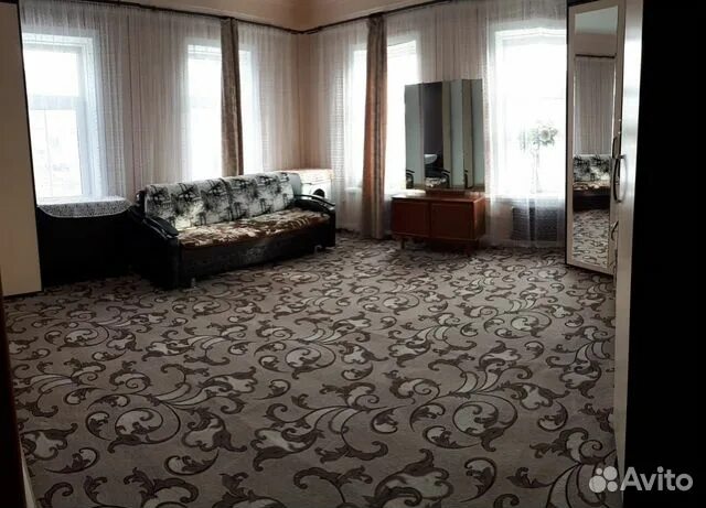 Елабуга купить квартиру. Елабуга жилье студентов. 1 комнатная елабуга. Квартира елабуга. Обставленные квартиры город елабуга.