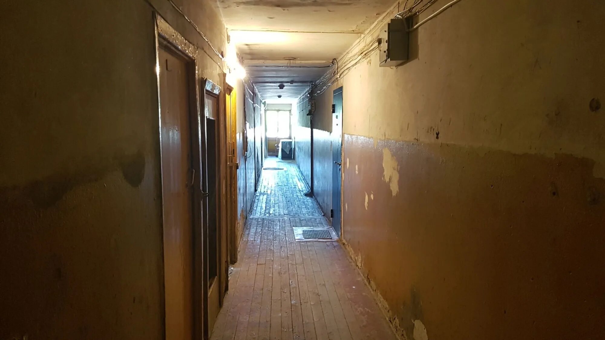 Подъезд девятиэтажки. Подъезд. хрущевка подъезд. подъезды в ссср хрущевка.