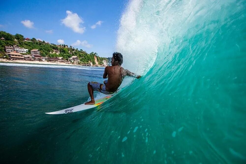 Бингин бали. Вейксерфинг на бали. Бали пляж серф. Серферы на бали. Сапсёрфинг на бали.