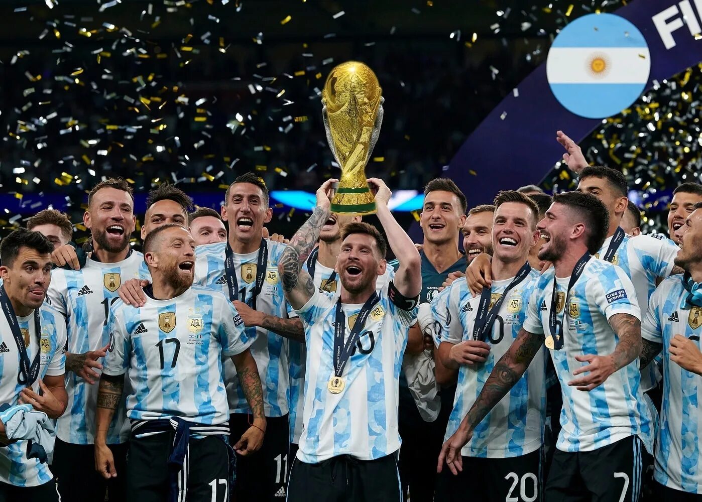 Национальная сборная аргентины. Messi сборная Аргентина 2022 победа. Месси сборная Аргентины 2022. Месси Аргентина 2022 чемпион. Лионель Месси Аргентина ЧМ 2022 победа.