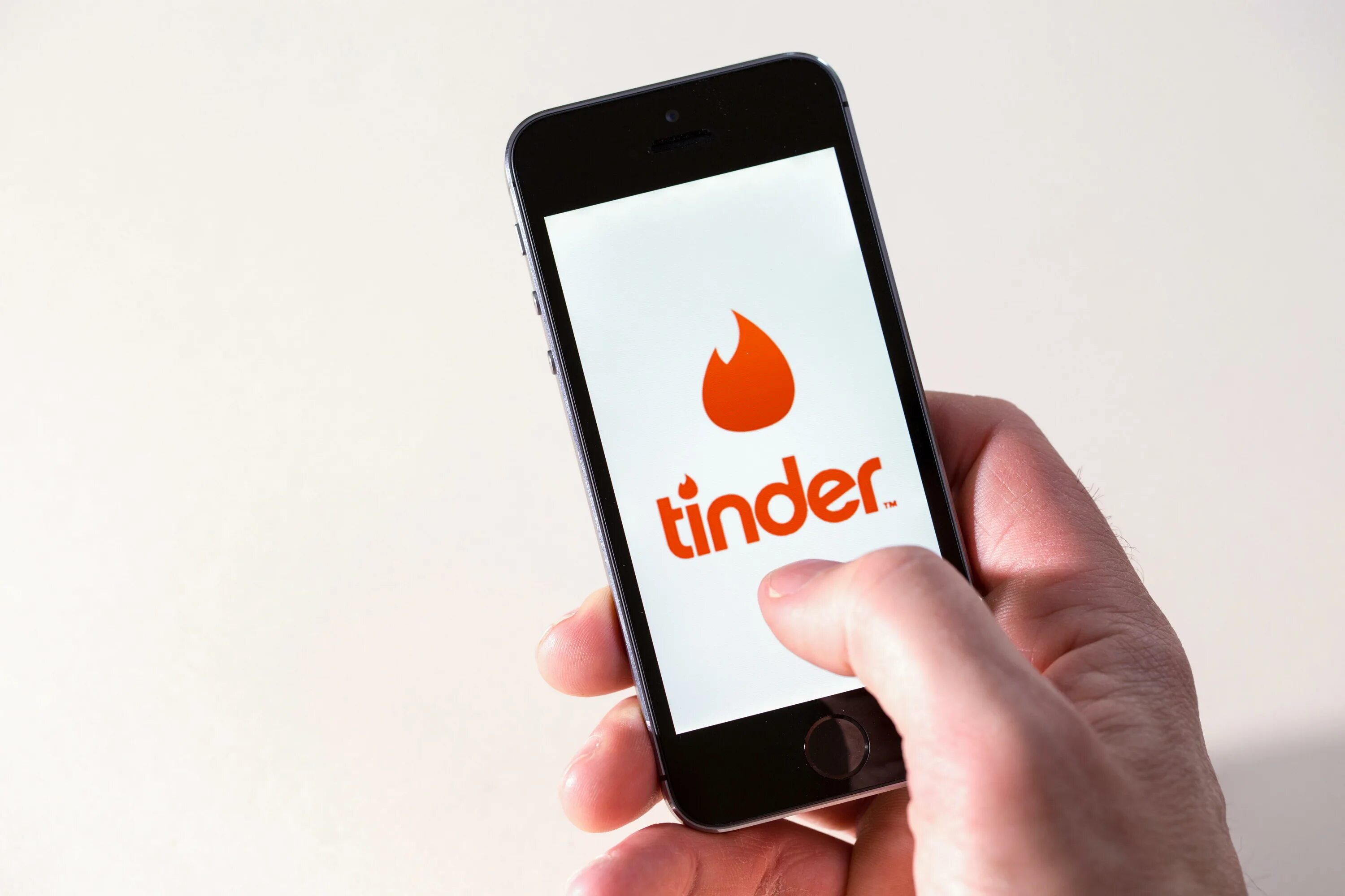 Тиндер app store. Тиндер. tinder приложение. тиндер картинки. tinder iphone.