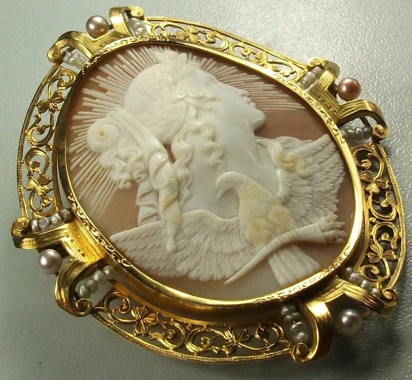 Камея пушкин. Антикварная камея. Камея гангоза. Камея гонзага. Слово камея.