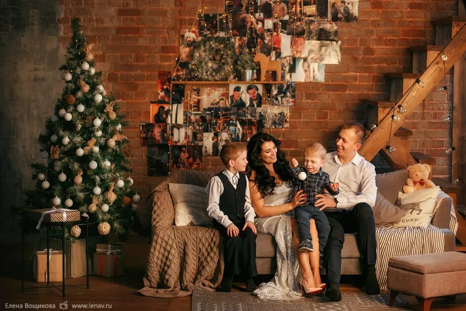 первый семейный новый год. новогодняя фотосессия семейная. первый семейный новый год. новогодняя фотосессия большой семьи в студии. новый год семья.