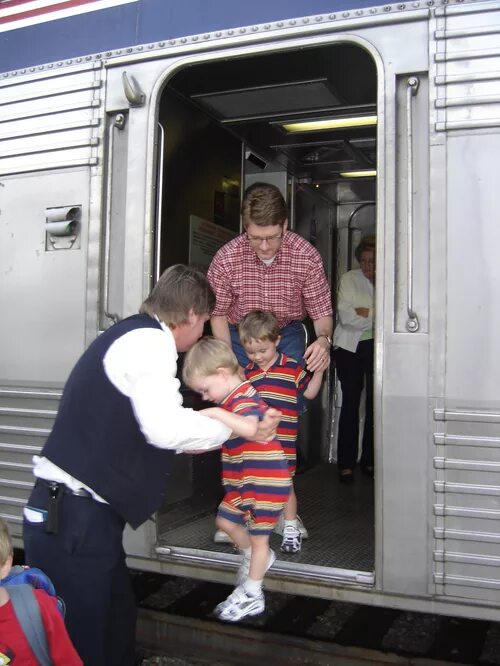 Get off the Train. Скинь маму с поезда. Get on the Train. To get on a train