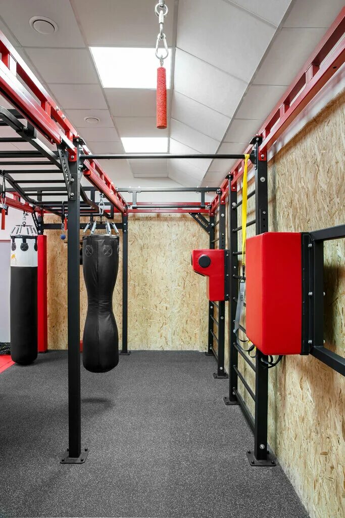 фитнес клуб. хардирон.