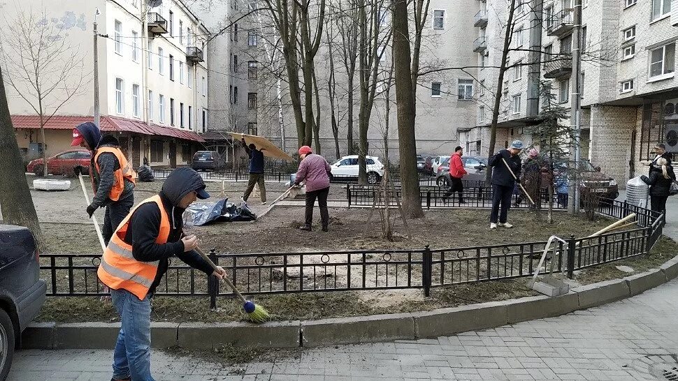 Ук возрождение васильевский остров. День благоустройства. Благоустройство к Дню Победы. УК Возрождение СПБ территория уборки. УК Возрождение Железноводская 32.